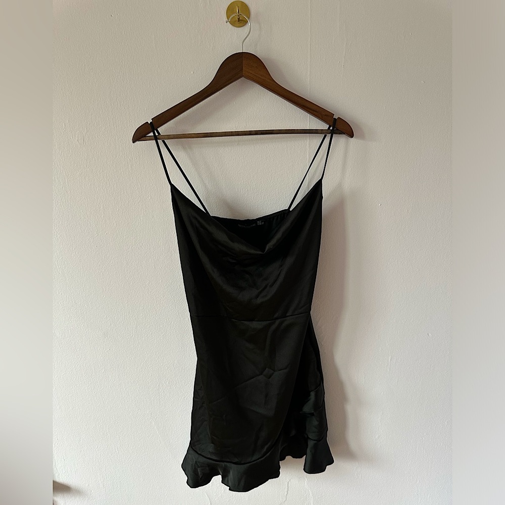 Prettylittlething black strappy mini dress ruffle size 8 NWT